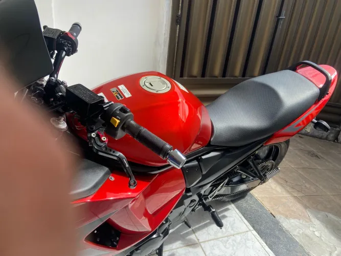 Vendo ou troco essa linda moto