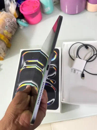 iPad Pro 11 chip M5 para vender logo