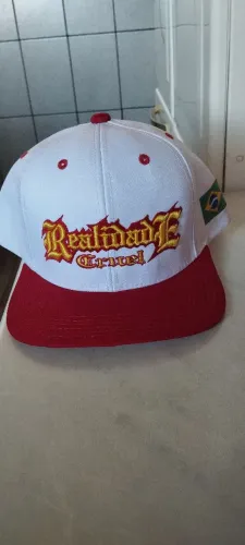 Boné Realidade cruel