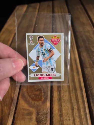 Figurinha Extra Messi Ouro (Gold) - Copa do Mundo 2022 Panini - Estado Impecável! + Brinde