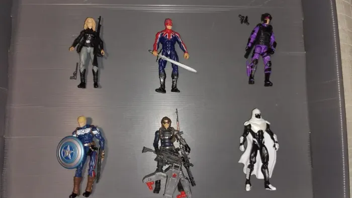 17-hyper pack. SECRET AVENGERS.