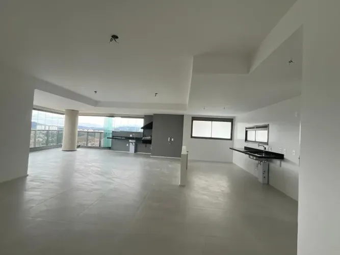 Imóvel para venda com 244 metros quadrados com 4 quartos em Sítio Tamboré Alphaville - Bar