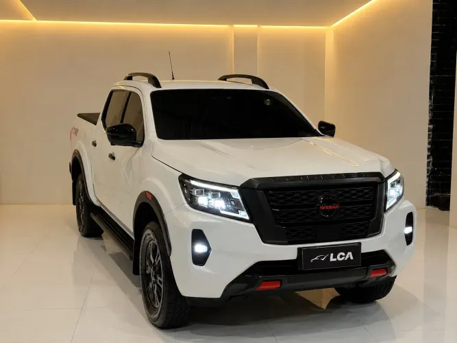 Nissan Frontier Pro4x CD 4X4 2.3 Bi-TB Die. AUT 2023