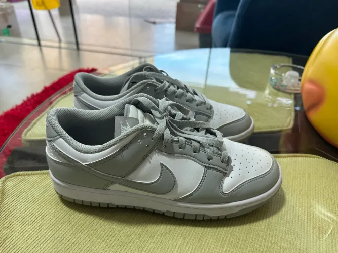 Nike Dunk Low cinza 41