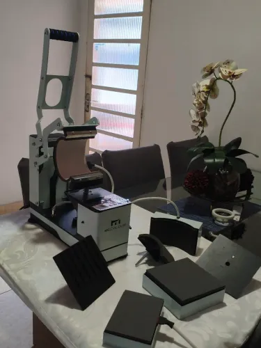 Máquina para sublimação de canecas , canetas, bonés, azulejos, camisetas