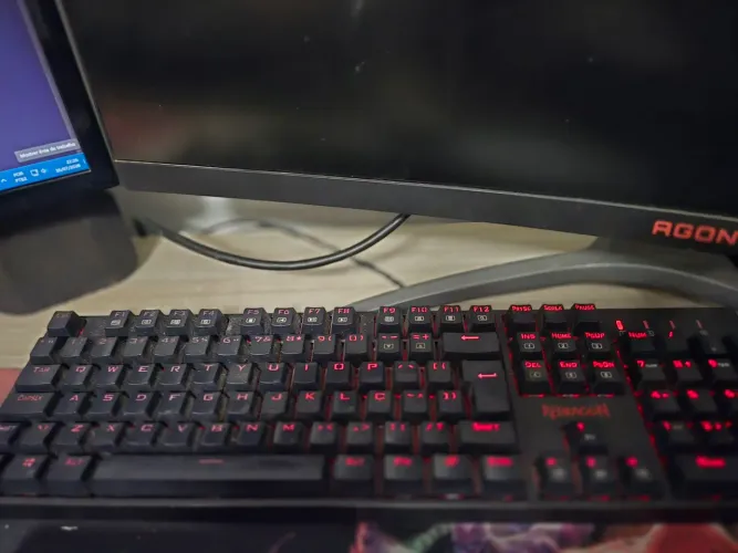 Teclado Redragon k551 abnt full size