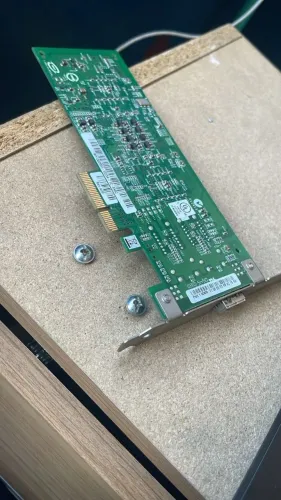 Placa HBA [ HOST BUS Adapter ] QLOGIC QLE2460 fibra Channel de 4GB porta unica 