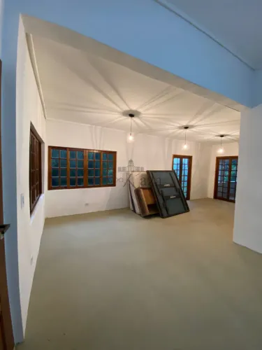 Oportunidade - Chácara - Jambeiro - Canaã 2 - 6 Dormitórios - 120m².