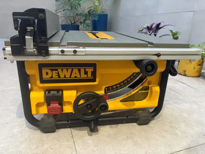 Serra Circular de mesa DEWALT DW745-b2 - 2000W