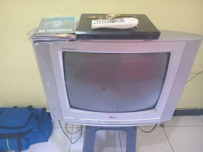 Tv com dvd completo fucionando tudo