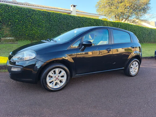 Fiat Punto Attractive 1.4 Fire Flex 8V 5P 2013