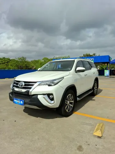 Toyota Hilux SW4 SRX 4X4 2.8 TDI 16V Dies. Aut. 2019