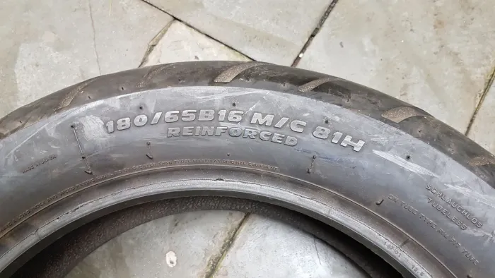 Pneu de moto metzeler 180/65b 16 maratona outra semi novo