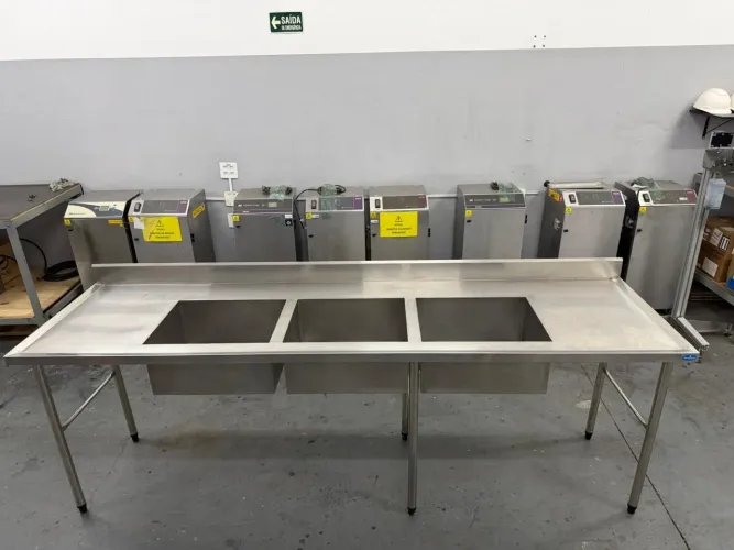 Mesa Inox 3 Cubas 2,40*