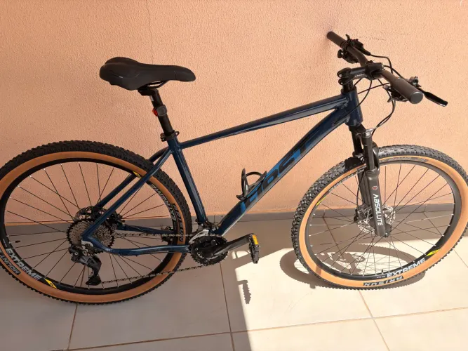 MTB Aro 29 - First - Grupo Shimano Deore - Oportunidade