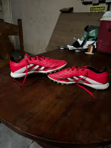 Chuteira predator