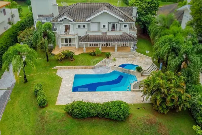Casa de Alto Padrão no Condomínio Fazenda Vila Real de Itu com 4 Suítes 3.060 m² de Terren