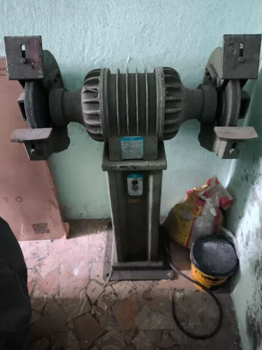 Esmeril Industrial IOWA 1,5 CV Trifásico - Funcionando - Pedras Novas