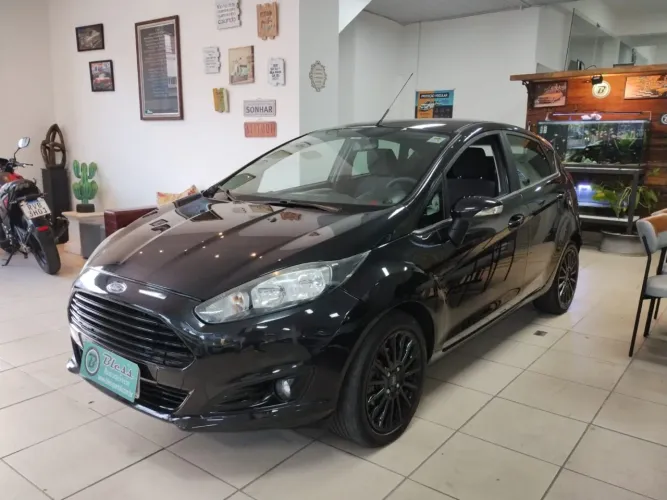 Ford Fiesta SEL 1.6 16V Flex Mec. 5P 2017