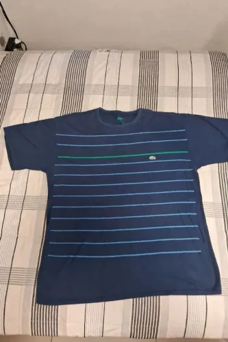 camiseta lacoste g4 azul, largura 68 cm x 2 e comprimento 79 cm