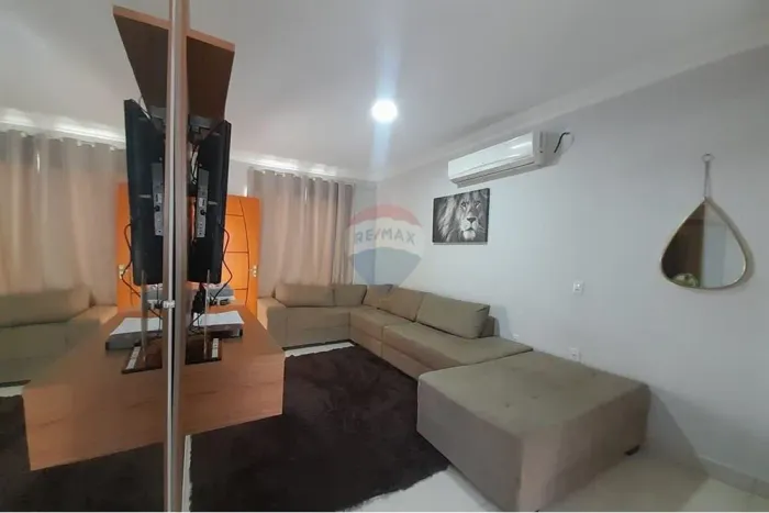 Seu novo lar com 2 quartos e quintal amplo para lazer