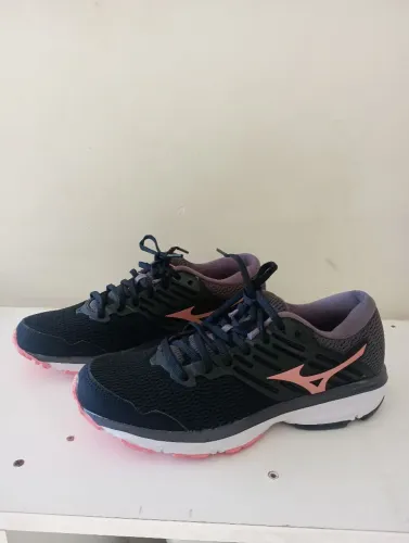 Tênis feminino Mizuno 35