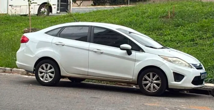 Ford Fiesta Sedan SE 1.6 16V Flex 4P 2011