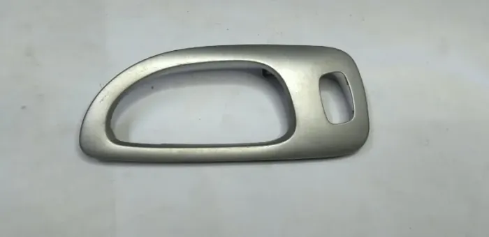 Acabamento da maçaneta da porta traseira L/D Peugeot 307