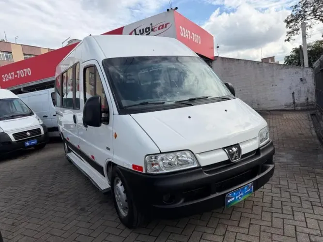 PEUGEOT BOXER 15 LUGARES 2016