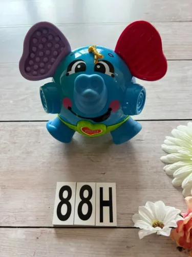 Elefantinho Fisher Price Vibra e faz sons