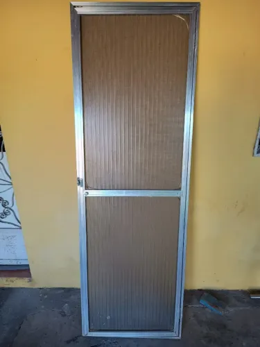 Porta para box em alumínio