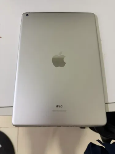 iPad 9ª geração; 64g