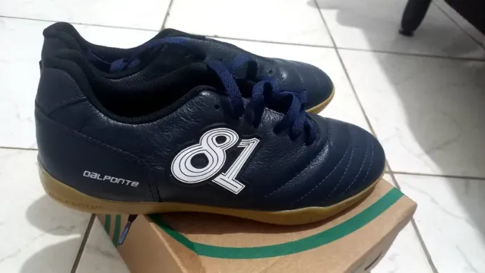 Chuteira de Futsal Dalponte 81 TAM 40 (de couro resistente, estado Novo)