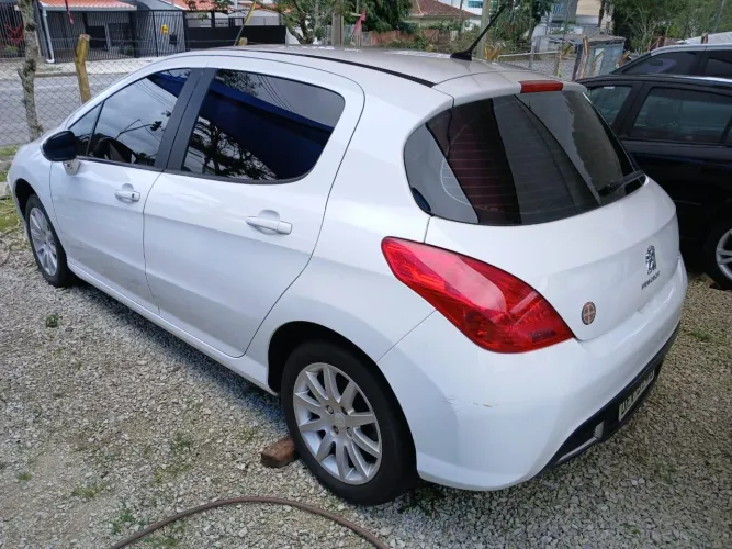 Peugeot 2008 Allure 1.6 Flex 16V 5P Aut. 2021