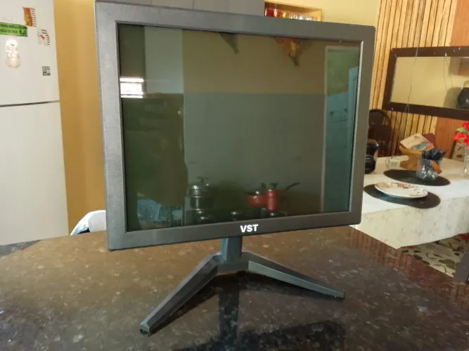 Monitor VST 15"