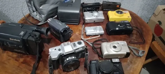 Coleção de máquinas fotográfica e filmadora