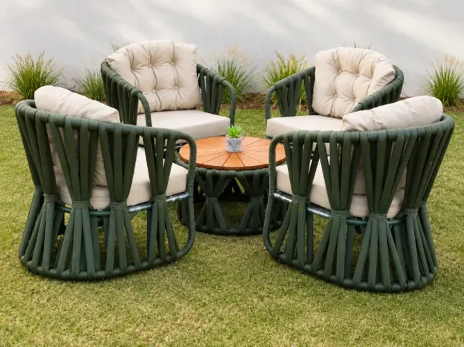 Conjunto com 4 Poltronas e Mesa de Centro para Área Externa