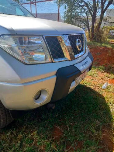 Nissan Frontier LE CD 4X4 2.5 TB Diesel Mec. 2010