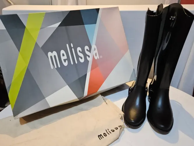 Bota Feminina Melissa Riding Special SP AD Preto - R$380