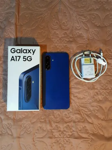 Galaxy A17 5G Samsung (SEMINOVO, VEM NA CAIXA ORIGINAL + CARREGADOR)