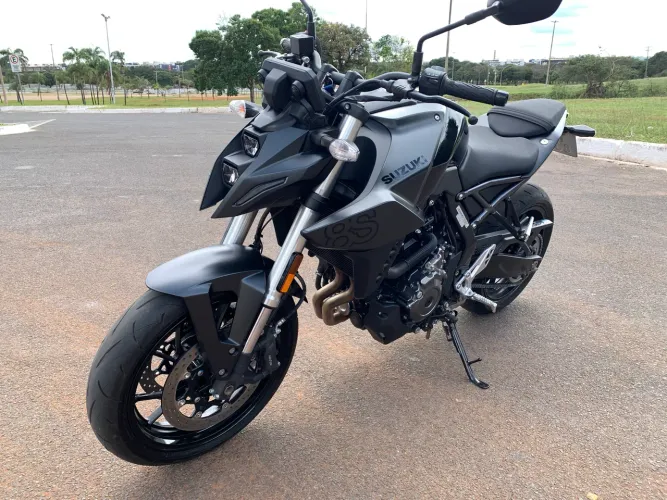 Suzuki GSX-8S 24/25 com 9.000 km