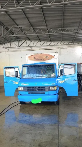 Mercedes Bens 710 Plus 2004 Baú