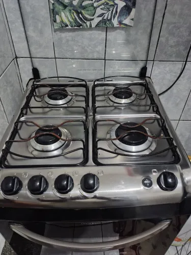 Vende-se um fogão 4 bocas Eletrolux 