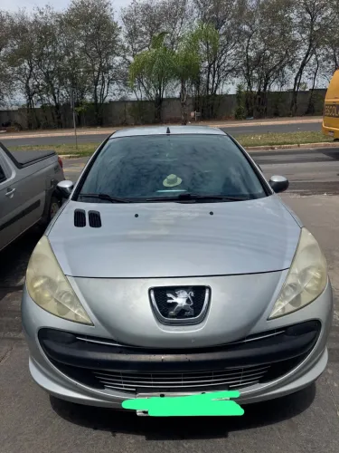 Peugeot 207 XR 1.4 Flex 8V 5P 2011