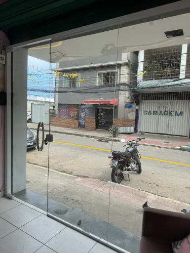 Vendo porta de vidro, 3 folhas ! Medida: 2.40 ALTURA 2.90 LARGURA