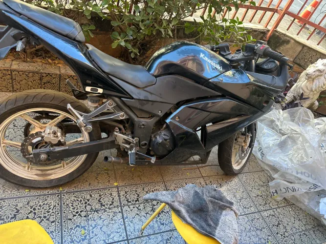 Vendo moto Kawasaki 