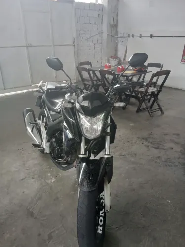 Vendo moto CB TWISTER, Aceito financiamento bancário 
