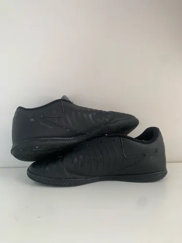Chuteira futsal phantom gx preta