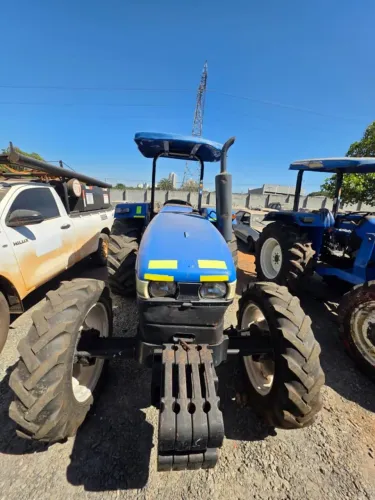 Trator New Holland TT3840