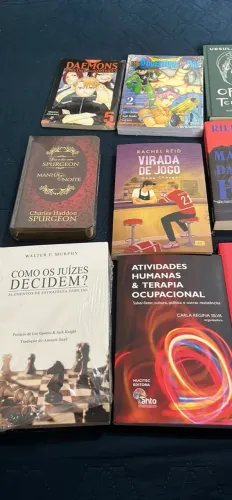 Desapego de livros alguns ainda no plástico